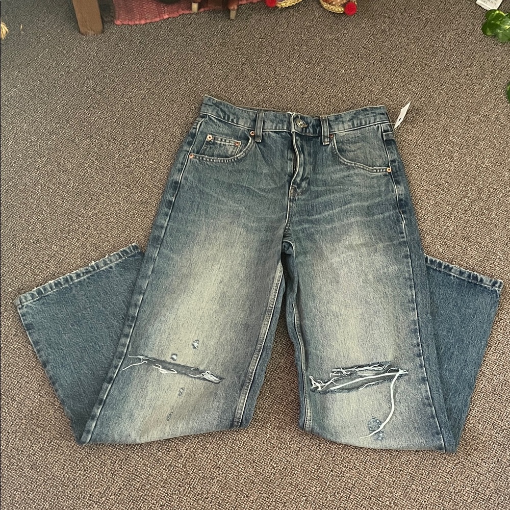 BDG Vintage Wash Distressed Low Rise Boyfriend Jeans